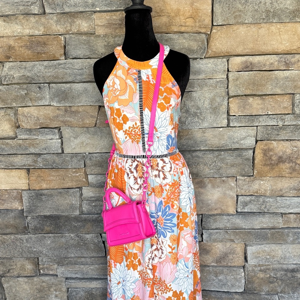 Zesica Halter Neck Beach Maxi - Picture 9 of 9